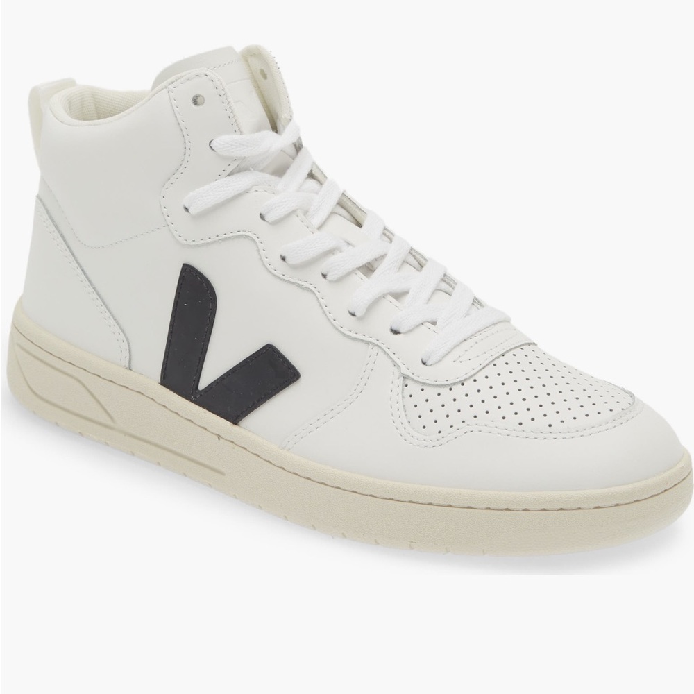 Veja Men's White and Black High-Top Sneakers